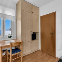 Studios Jakov
