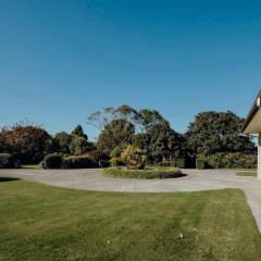 Mt Taranaki Vista - rural escape with scenic views