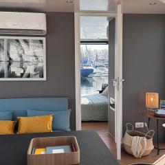 Jacuzzi & relax on greyhouseboat