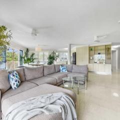 Relaxing Ocean Views Beachside at Buddina
