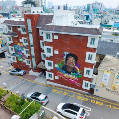 Reto House