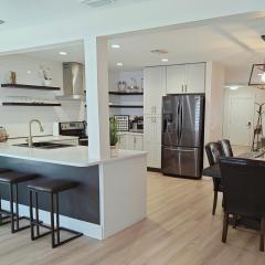 Flamingo by the Sea Cozy Spacious Modern 5 min to Beach Video Tour Sleep up to 10