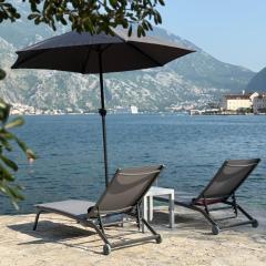 Seafront apartment Vujovic