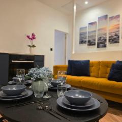 2 Bedroom Apartments Near Anfield Stadium - Sleeps 4 per Flat