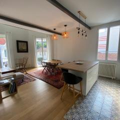 Duplex T3 rénové avec balcon, près de la plage - FR-1-374-239