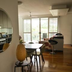 Superb 2 bedroom apartment next to the river