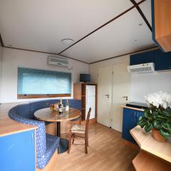 Mobile Home in Ferienresidenz mit Pool, cleaning included