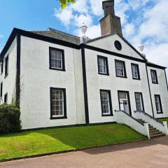 Historic central apartment in Castlehill Mansions