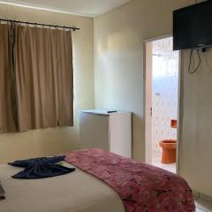 Quarto Simples e Bem Localizado no Centro da Cidade