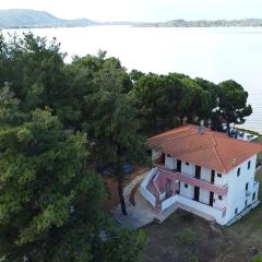 Studios Efi beach