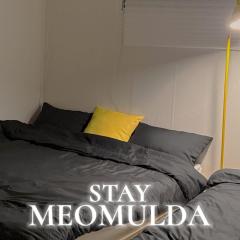 Stay Meomoolda