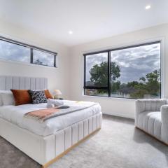 4BR Brand new Townhouse in Ashburton Shopping Golf