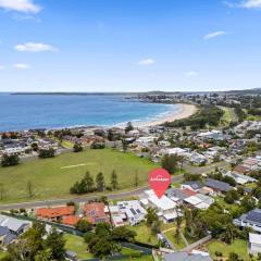 Modern 4-Bed Home Close to Beach in Barrack Point