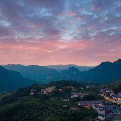哈利路亚高地度假村