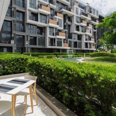 2 br Terrace Laguna, SkyPark