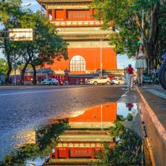The East Hotel-Very close to the Drum Tower,The Lama Temple,Houhai Bar Street,and the Forbidden City,There are many old Beijing traditional hutongs around the hotel ,Experience the culture of old Beijing hutongs,Near Exit A of Shichahai on Metro Line 8