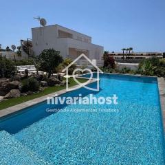 Private Pool Villa, Bellavista by Nivariahost