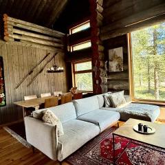 Luosto Villa by Lapland Villas, near Lake Aarnilampi Beach, Sauna, WiFi, Great Private Villa for Families & Outdoor Lovers