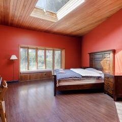 Bright and spacious bedroom with private bathroom