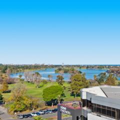 Split-Level 2BR with City-View and Separate Study