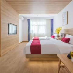 Dali Ancient Town Center White Day Youth Hotel