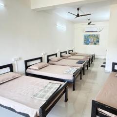 Konkan Central Kankavali AC 6 Bed Family Room