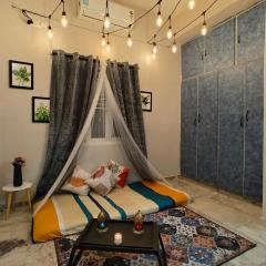 Hidden Gem - Fully Furnished 1BHK with Café Lights & Canopy, AC & Fast Wifi