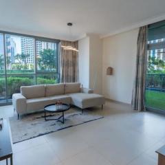 Luxury Spacious 1 BR in Creek Residence