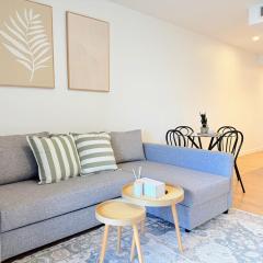 3-Bed City View Apt with Free Parking