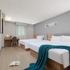 Home Inn Yellow Crane Tower Tanhualin Huayi Select Hotel