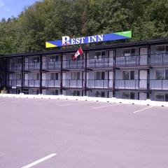 雷斯特旅馆