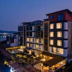 Huangshan Tunxi Shangjiexing Riverview Resort Hotel