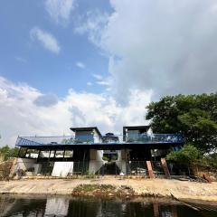 Deja Blu The River View Resort