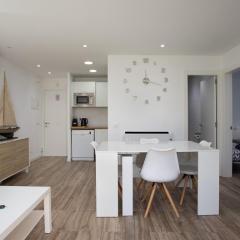 Apartament amb piscina i aparcament - Baixos amb jardinet