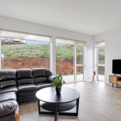 3BR Modern & Spacious Golden Circle Home