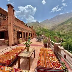 Aux lumières du toubkal Light of Toubkal