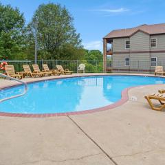 Baldknobber Ridge Escape - West Branson Cabin