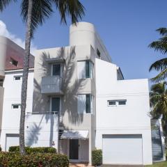 New ! Beachfront Villa - Golf, Pool & Ocean View