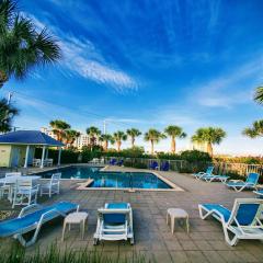 Navarre Beach Landing - Beach Gear Included - Walk to Beach - Sunset Views
