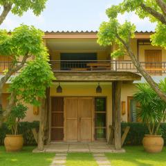 PalmHug Hotel