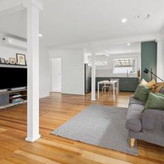 Mornington Home - Close to Beaches & Shops