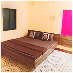 Hotel Yuvraj AC OR NON AC BOTH ROOM Dwarka Gujrat