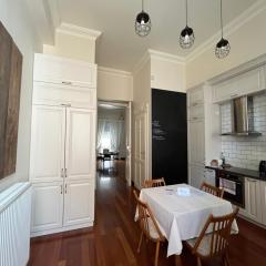 Gellert Square Family Residence - Premium Stay in Buda Side's Cultural Center