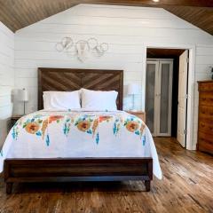 Outstanding Lakefront Cabin in Makanda, Illinois