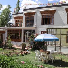 Nilza Guest House