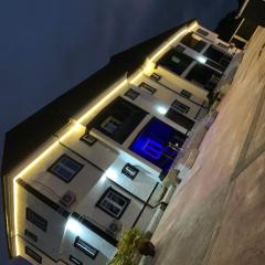 Richj luxury apartment