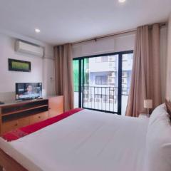 Cloud no 3 Serene Oasis King Bed in BKK Heart