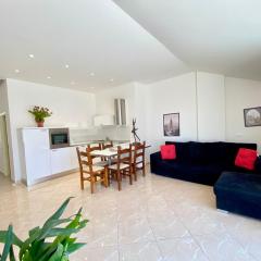 Lovely 3-bedroom apartment with free parking