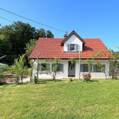 Maria's Orchard Cottage - Nature Retreat in Slovenia