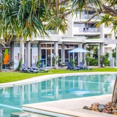 Rooftop Apartment - Heated Pool & Beach access